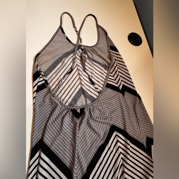 Open Back Chevron Pattern Maxi Dress XS/S no tag - Picture 3 of 5